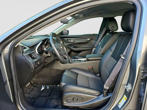 Used 2016 Chevrolet Impala LT FWD image 21