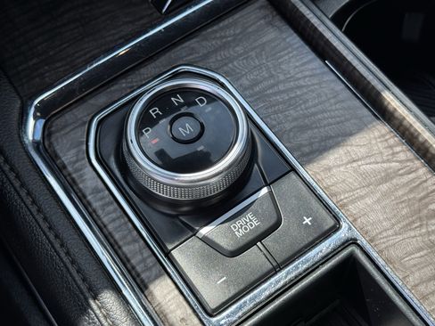 Used 2021 Ford Expedition Limited image 21