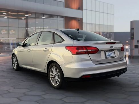 Used 2016 Ford Focus SE w/ SE Cold Weather Package image 6