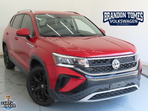 Used 2022 Volkswagen Taos SE FWD image 1