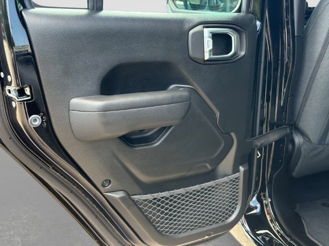 New 2026 Jeep Gladiator Sport AWD/4WD image 13