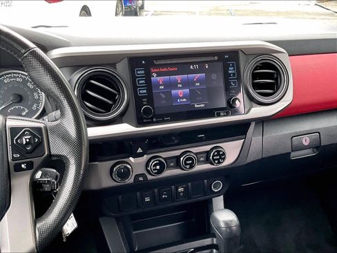 Used 2016 Toyota Tacoma SR5 w/ SR5 Appearance Package (DN) image 8