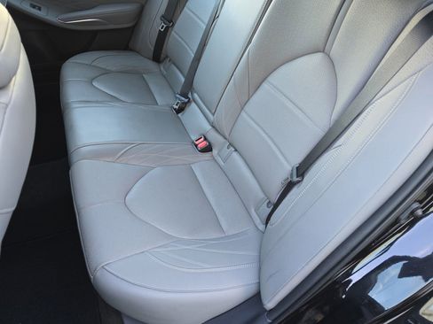 Used 2021 Toyota Avalon Limited image 17