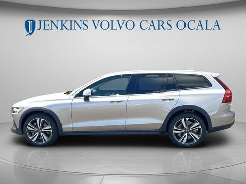 New 2026 Volvo V60 B5 Cross Country Plus w/ Protection Package Premier AWD/4WD image 6