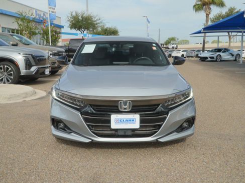 Used 2022 Honda Accord Sport image 2