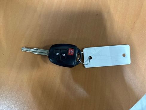 Used 2016 Toyota Tacoma SR5 image 26