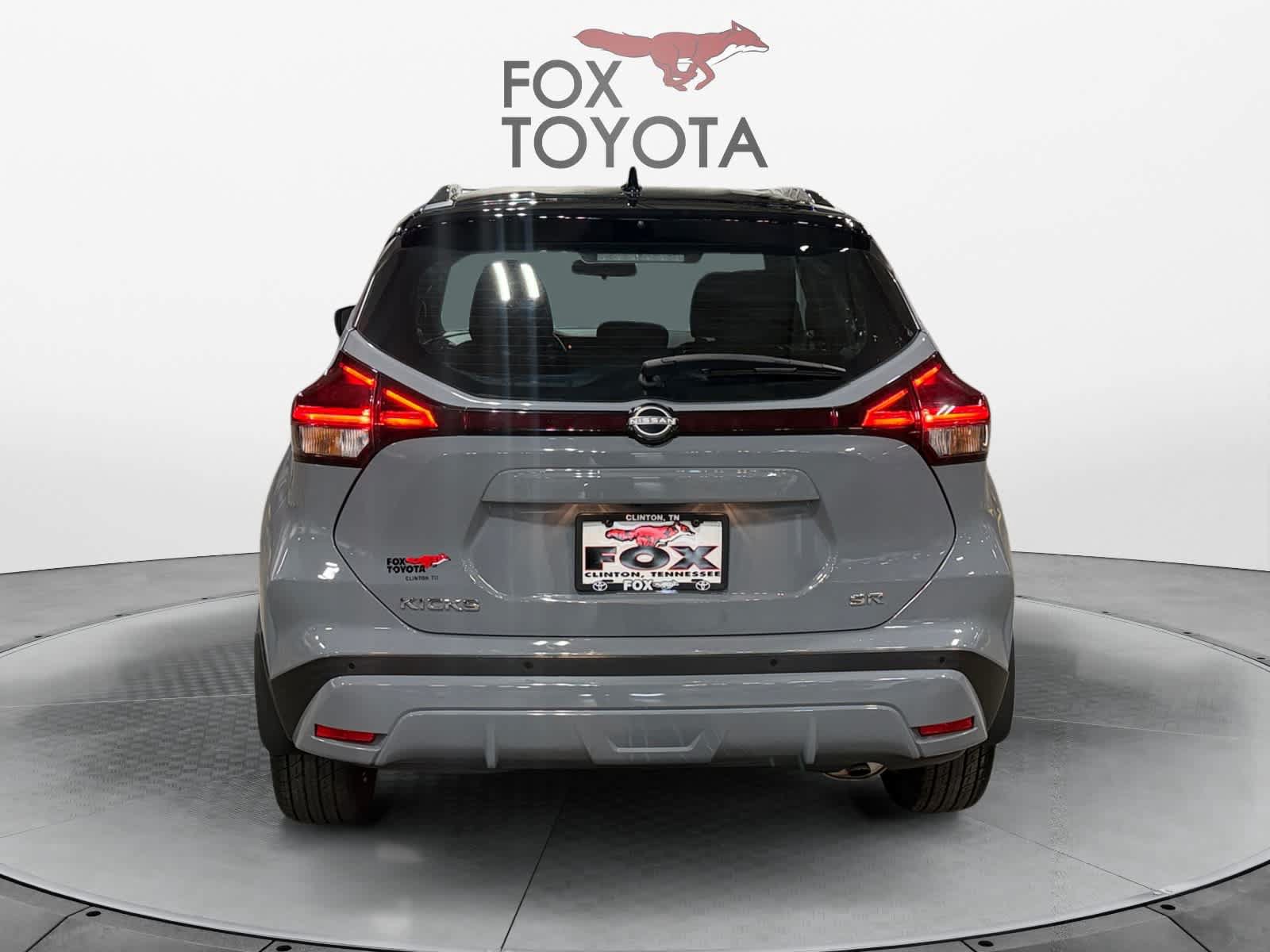 Used 2023 Nissan Kicks SR FWD image 5