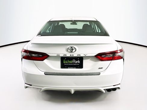 Used 2021 Toyota Camry SE w/ Carpet Mat Package (TMS) image 7