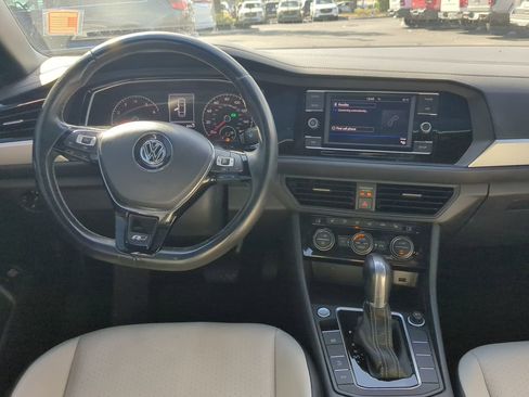 Used 2019 Volkswagen Jetta R-Line image 12