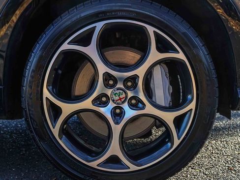 Used 2024 Alfa Romeo Tonale Ti w/ Active Assist Package image 27