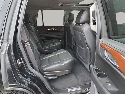 Used 2020 Cadillac Escalade Premium Luxury w/ Escalade Sport Edition image 13