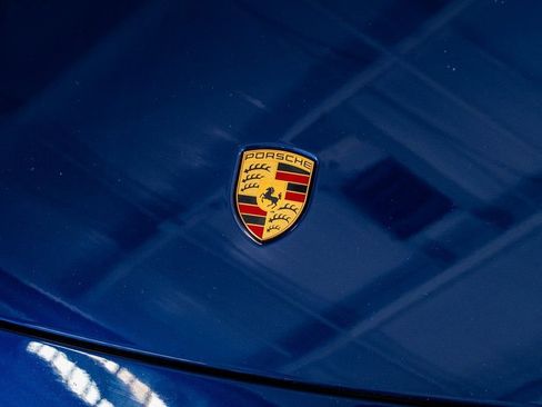 Used 2021 Porsche Taycan image 18