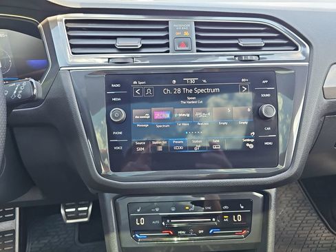 Used 2024 Volkswagen Tiguan SE R-Line AWD/4WD image 14