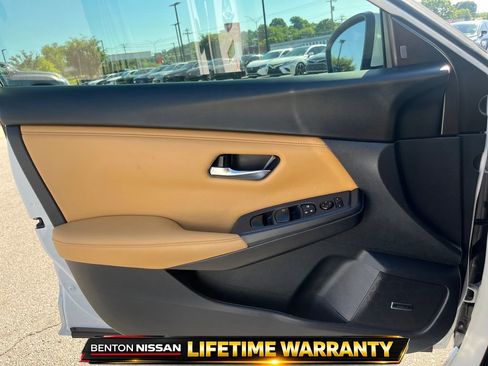 Used 2025 Nissan Sentra SV w/ SV Premium Package FWD image 12
