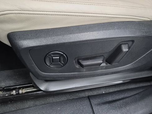 Used 2019 Audi Q3 2.0T Premium image 24