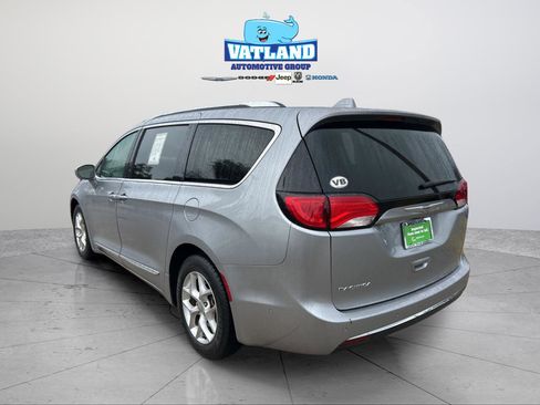 Certified 2019 Chrysler Pacifica Touring-L Plus w/ Advanced Safetytec Group image 3