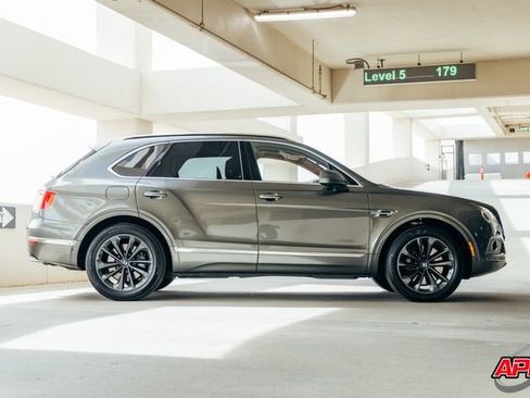 Used 2017 Bentley Bentayga image 15