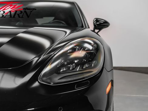 Used 2019 Porsche Panamera GTS image 10