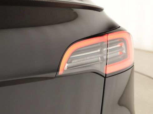 Used 2021 Tesla Model Y Performance AWD/4WD image 37
