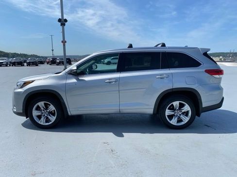 Used 2019 Toyota Highlander Limited AWD/4WD image 5