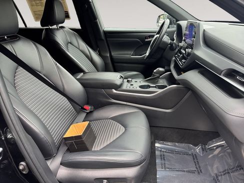 Used 2023 Toyota Highlander XSE AWD/4WD image 15