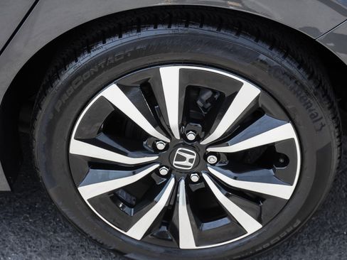 Used 2024 Honda Civic EX-L image 8