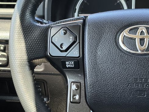 Certified 2024 Toyota 4Runner TRD Off-Road Premium w/ Moonroof Package AWD/4WD image 18
