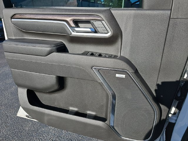 Used 2025 Chevrolet Silverado 2500 LTZ w/ LTZ Plus Package AWD/4WD image 30