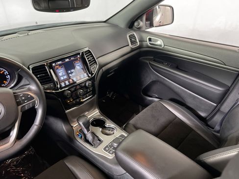 Used 2022 Jeep Grand Cherokee Laredo X image 24