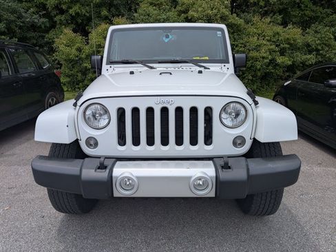 Used 2015 Jeep Wrangler Unlimited Sahara w/ Connectivity Group AWD/4WD image 2