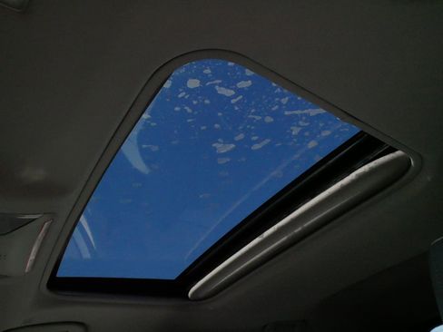 Used 2023 Toyota RAV4 Limited image 30