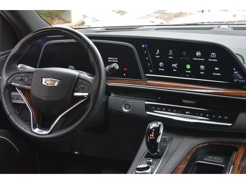 Certified 2024 Cadillac Escalade Premium Luxury image 17