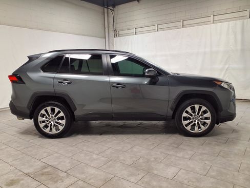 Used 2021 Toyota RAV4 XLE Premium FWD image 10