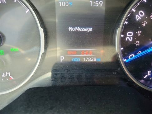 Used 2022 Toyota RAV4 XLE image 18