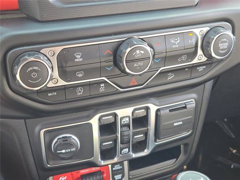 Certified 2021 Jeep Wrangler Unlimited Rubicon image 29