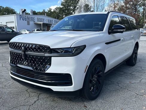 New 2025 Lincoln Navigator L Reserve w/ Jet Appearance Package image 3