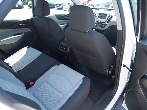 Used 2020 Chevrolet Equinox LS AWD/4WD image 29