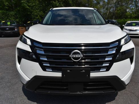 Used 2024 Nissan Rogue S AWD/4WD image 5