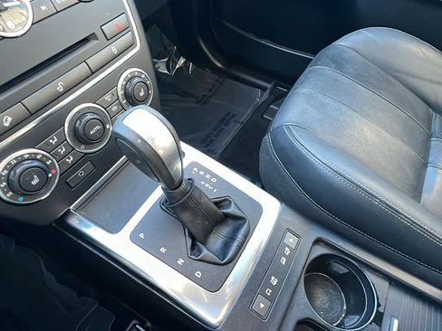 Used 2013 Land Rover LR2 image 31