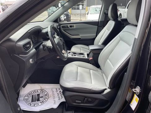 Certified 2021 Ford Explorer XLT w/ Equipment Group 202A AWD/4WD image 14