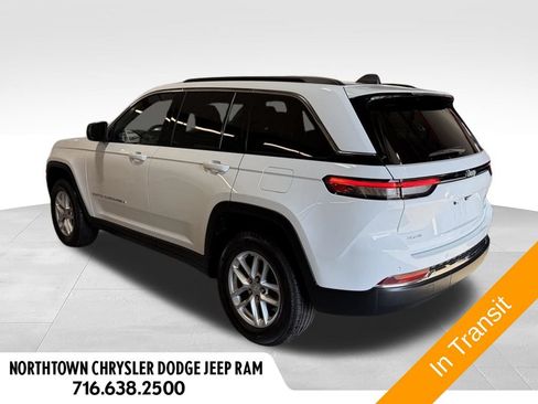 Used 2025 Jeep Grand Cherokee Laredo X w/ Luxury Tech Group I AWD/4WD image 4