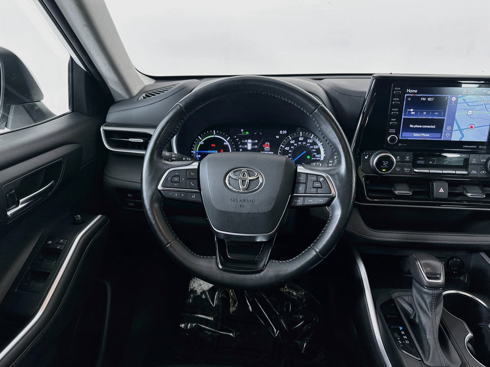 Used 2021 Toyota Highlander XLE AWD/4WD image 23