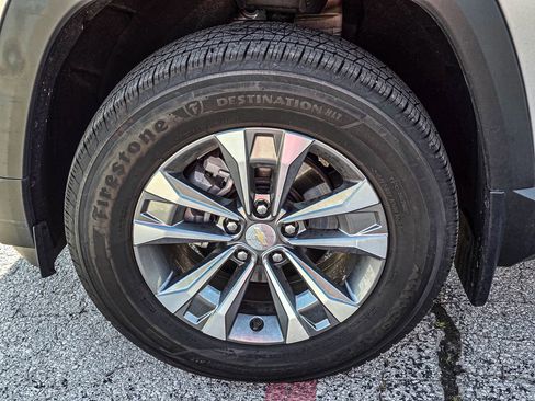 Used 2026 Chevrolet Equinox LT w/ LPO, Floor Liner Package FWD image 7
