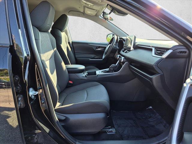 Used 2025 Toyota RAV4 XLE FWD image 20