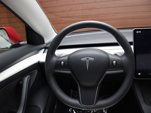 Used 2022 Tesla Model 3 image 12