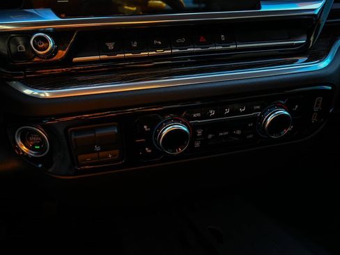 Used 2024 GMC Sierra 2500 SLE image 33