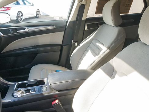 Used 2018 Ford Fusion S image 17