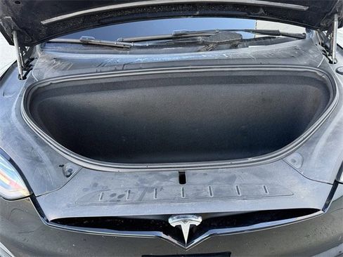 Used 2022 Tesla Model X Plaid image 30
