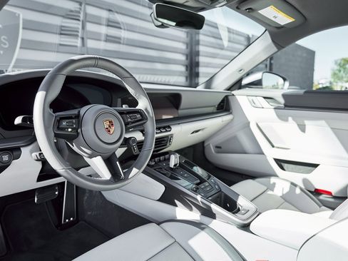 Used 2025 Porsche 911 Carrera image 2