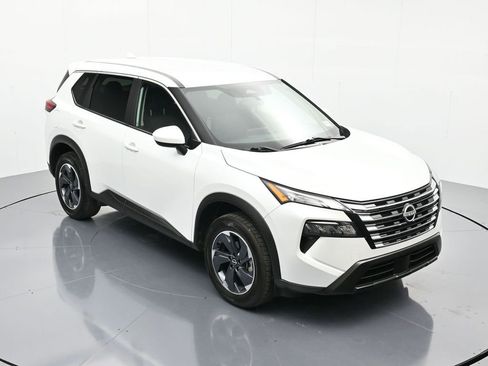 Certified 2024 Nissan Rogue SV image 32